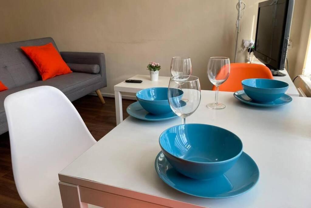 Апартаменти Conveniently Situated 1Bed Apt In Stretford Манчестер Екстер'єр фото