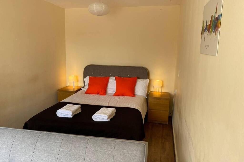 Апартаменти Conveniently Situated 1Bed Apt In Stretford Манчестер Екстер'єр фото