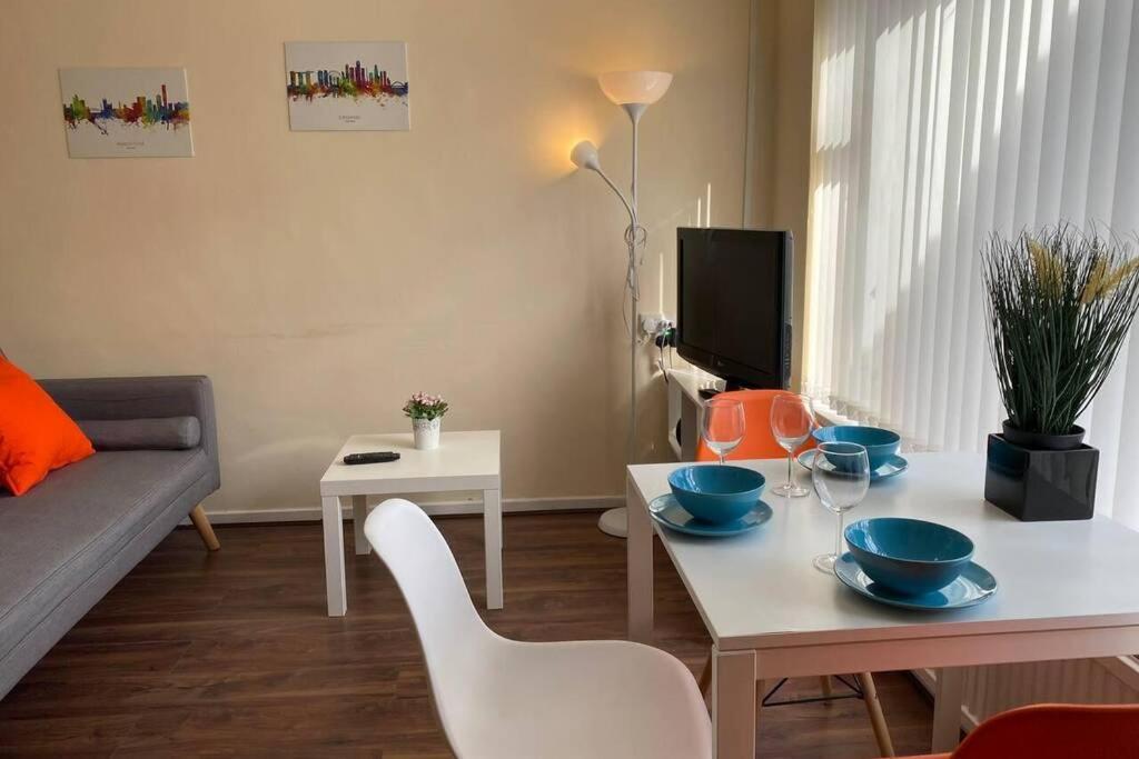 Апартаменти Conveniently Situated 1Bed Apt In Stretford Манчестер Екстер'єр фото